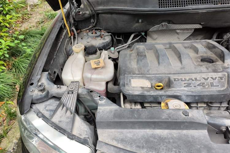 Used Jeep Compass 2013 2.4L four-wheel drive urban version Engine Bay Right