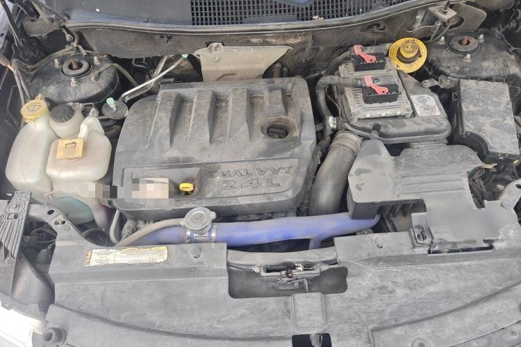 Used Jeep Compass 2013 2.4L four-wheel drive luxury version Engine Bay