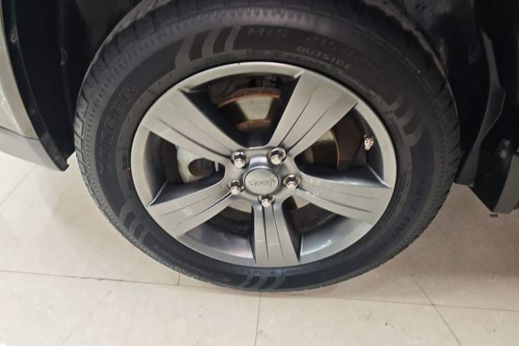 Used Jeep Compass 2013 2.4L four-wheel-drive sport version Exterior 4