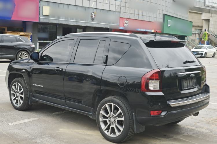 Used Jeep Compass 2013 2.4L Four-wheel Drive Black Edition with Navigation Exterior 6