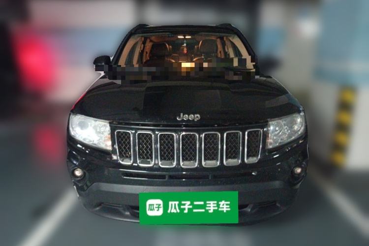 Used Jeep Compass 2013 2.4L four-wheel-drive sport version Front