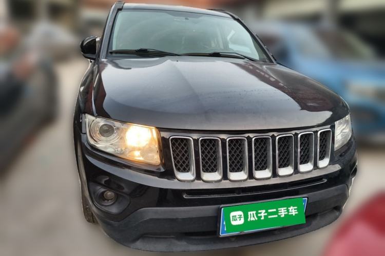 Used Jeep Compass 2013 2.4L four-wheel-drive sport version Front