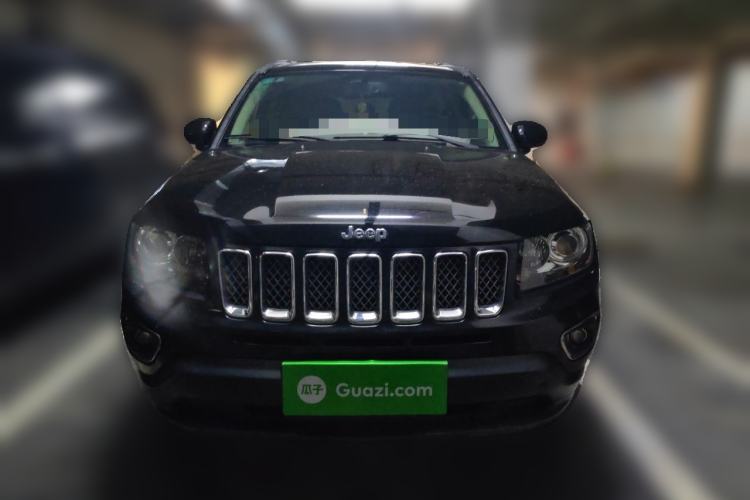 Used Jeep Compass 2013 2.4L four-wheel drive luxury version Front