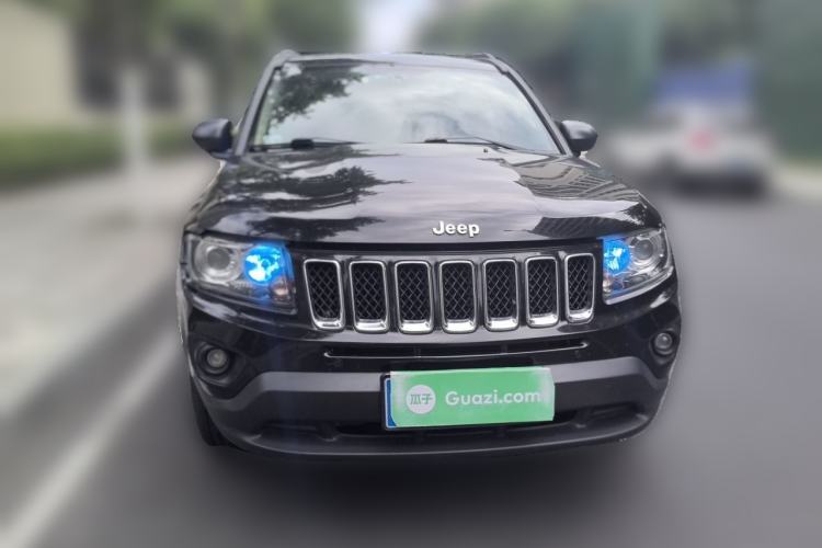Used Jeep Compass 2013 2.4L four-wheel-drive sport version Front
