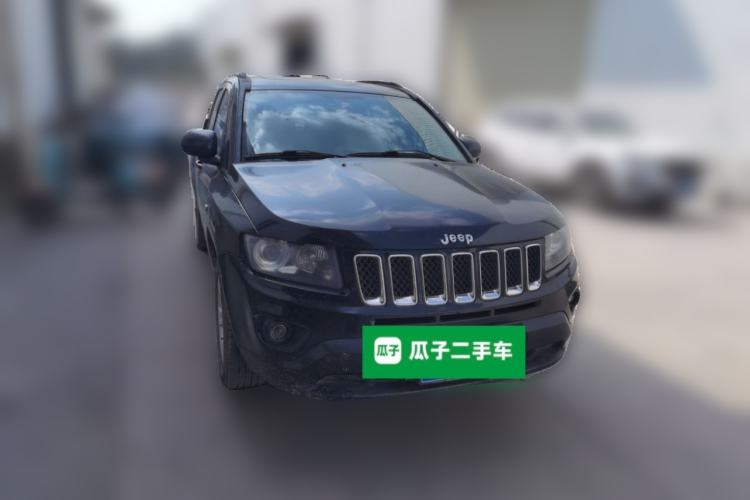Used Jeep Compass 2013 2.0L two-wheel drive sport version Front Right 45 Deg
