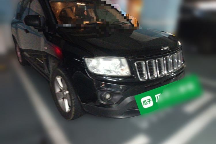 Used Jeep Compass 2013 2.4L four-wheel-drive sport version Front Right 45 Deg