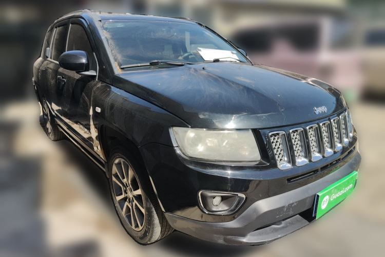 Used Jeep Compass 2013 2.4L four-wheel drive luxury version Front Right 45 Deg