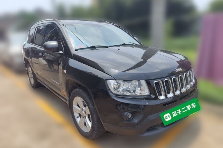 Used Jeep Compass 2013 2.4L four-wheel-drive sport version Front Right 45 Deg