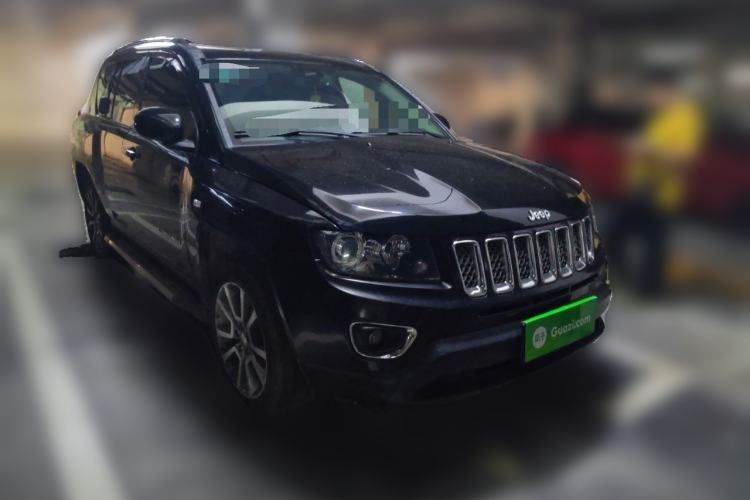 Used Jeep Compass 2013 2.4L four-wheel drive luxury version Front Right 45 Deg