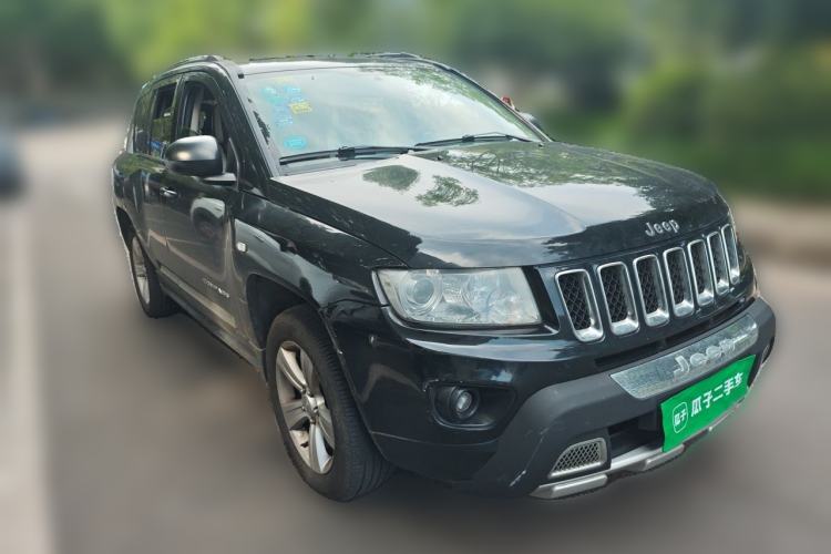 Used Jeep Compass 2013 2.4L four-wheel-drive sport version Front Right 45 Deg