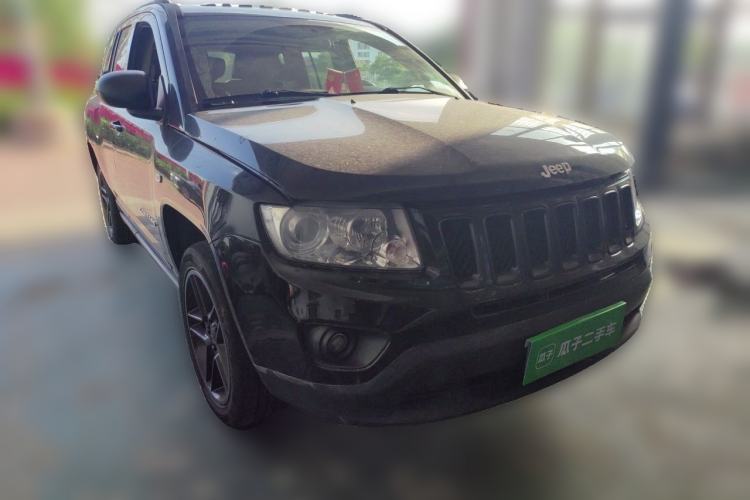 Used Jeep Compass 2013 2.4L four-wheel drive luxury version Front Right 45 Deg
