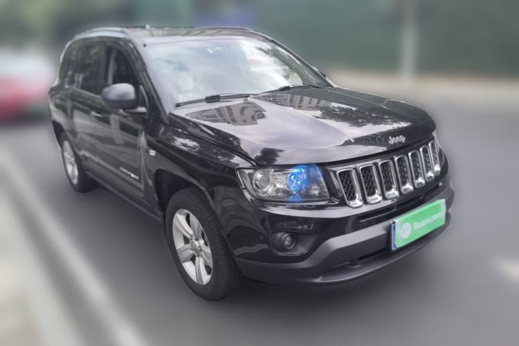 Used Jeep Compass 2013 2.4L four-wheel-drive sport version Front Right 45 Deg