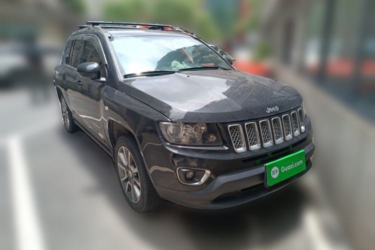 Used Jeep Compass 2013 2.4L four-wheel drive urban version Front Right 45 Deg