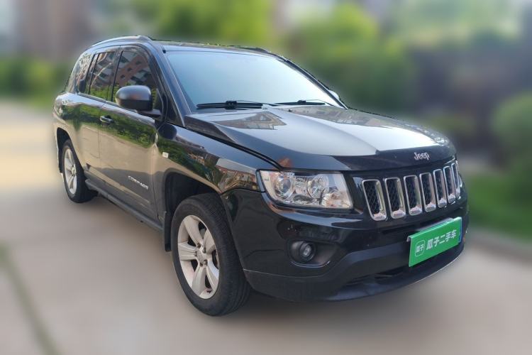 Used Jeep Compass 2013 2.4L four-wheel-drive sport version Front Right 45 Deg