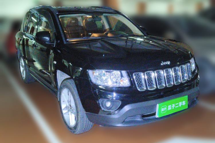 Used Jeep Compass 2013 2.4L four-wheel drive luxury version Front Right 45 Deg