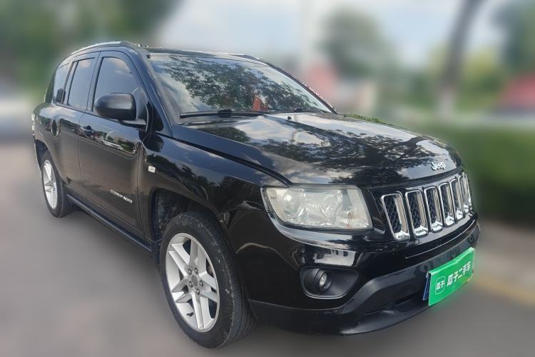 Used Jeep Compass 2013 2.4L four-wheel drive luxury version Front Right 45 Deg