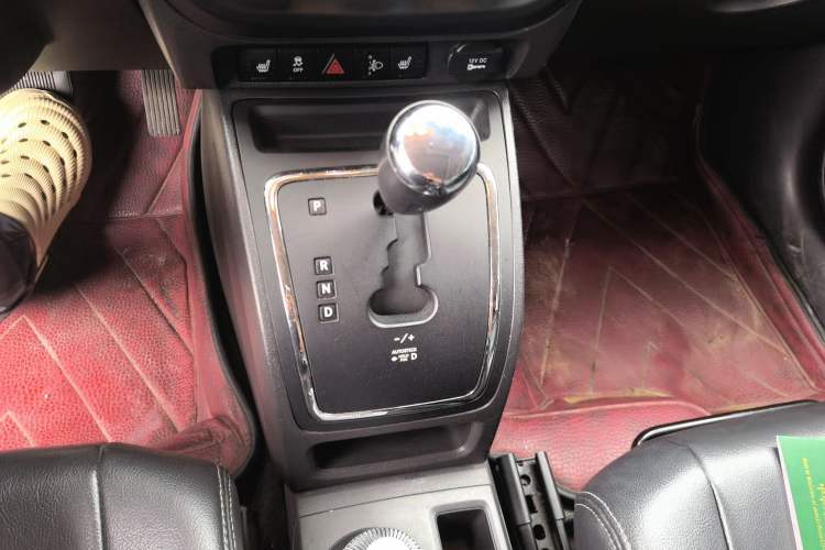 Used Jeep Compass 2013 2.4L Four-wheel Drive Black Edition with Navigation Gear Lever