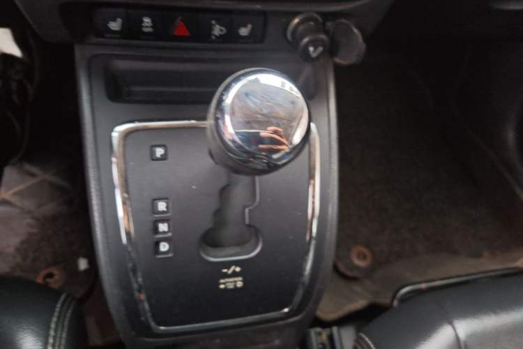Used Jeep Compass 2013 2.0L two-wheel drive luxury version Gear Lever