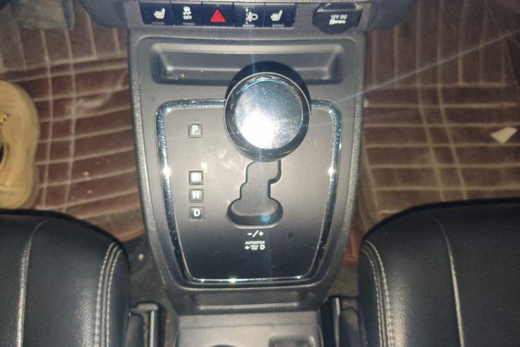 Used Jeep Compass 2013 2.0L two-wheel drive luxury version Gear Lever