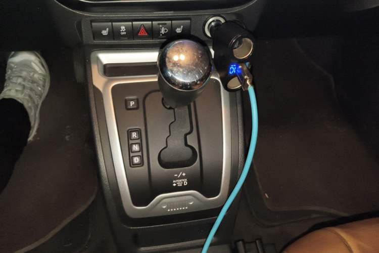 Used Jeep Compass 2013 2.4L four-wheel drive urban version Gear Lever