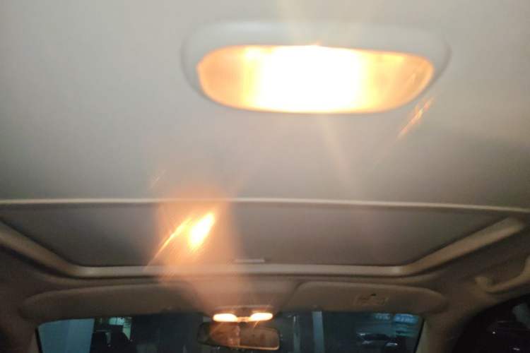 Used Jeep Compass 2013 2.4L four-wheel drive luxury version Headliner