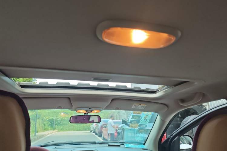 Used Jeep Compass 2013 2.4L four-wheel-drive sport version Headliner