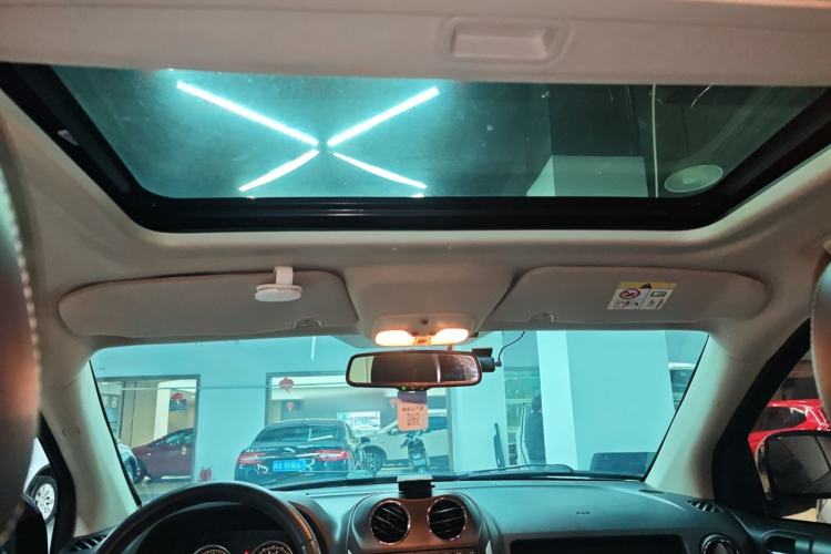 Used Jeep Compass 2013 2.4L four-wheel-drive sport version Headliner