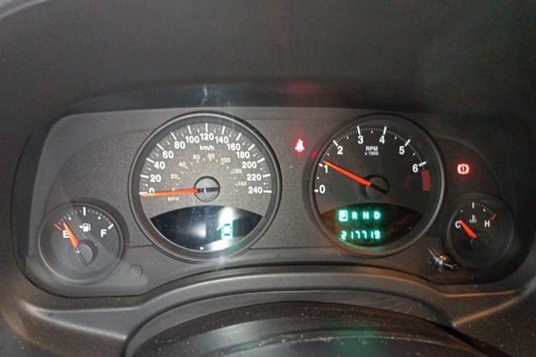 Used Jeep Compass 2013 2.4L four-wheel-drive sport version Instrument Cluster