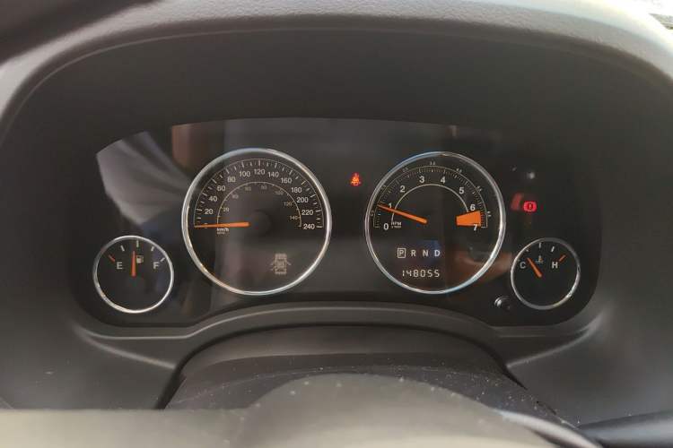 Used Jeep Compass 2013 2.4L four-wheel drive urban version Instrument Cluster