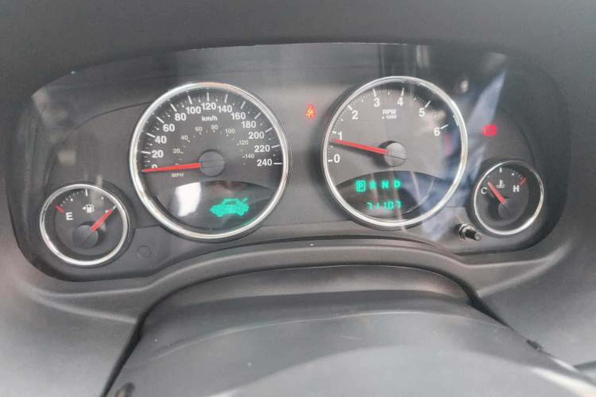 Used Jeep Compass 2013 2.0L two-wheel drive luxury version Instrument Cluster