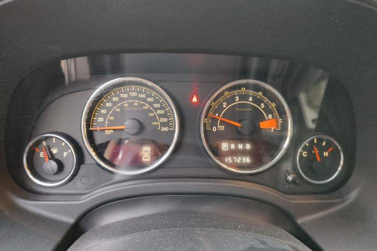 Used Jeep Compass 2013 2.4L four-wheel-drive sport version Instrument Cluster