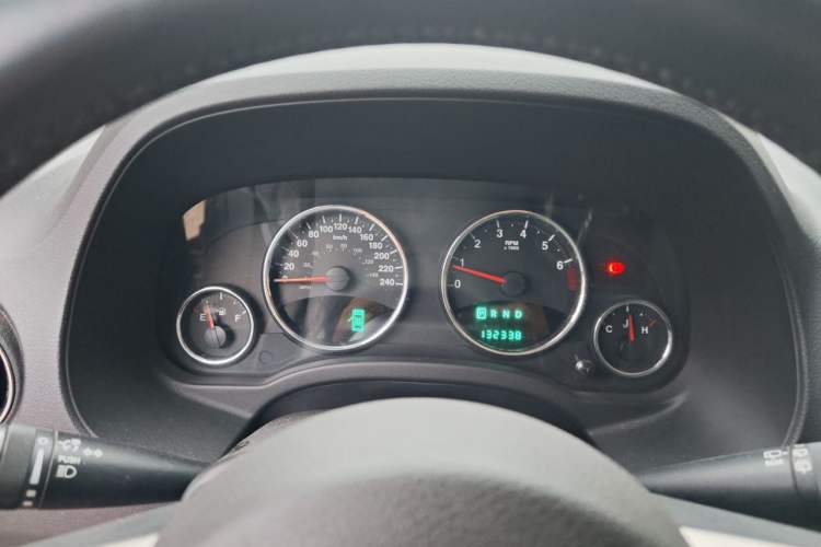 Used Jeep Compass 2013 2.0L two-wheel drive luxury version Instrument Cluster