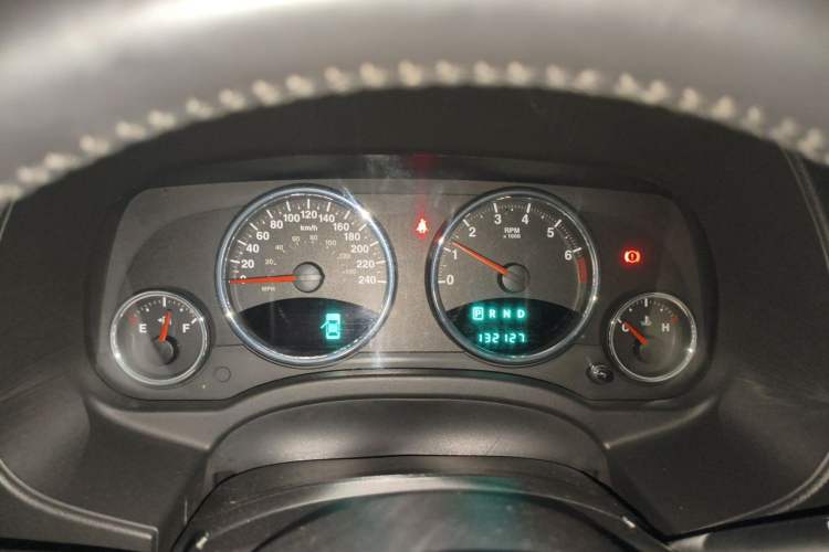 Used Jeep Compass 2013 2.0L two-wheel drive luxury version Instrument Cluster