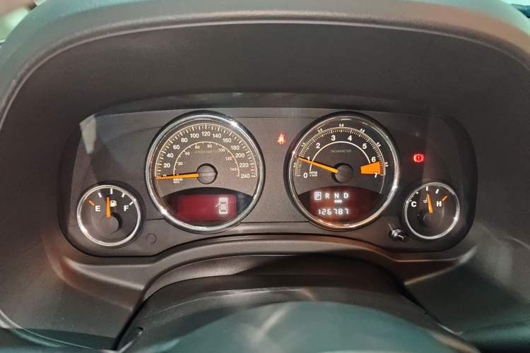 Used Jeep Compass 2013 2.4L four-wheel-drive sport version Instrument Cluster