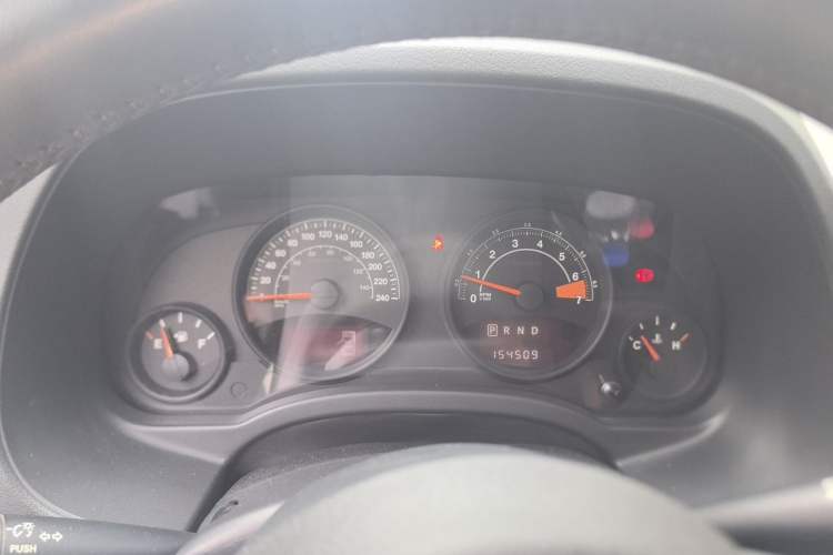 Used Jeep Compass 2013 2.4L four-wheel-drive sport version Instrument Cluster