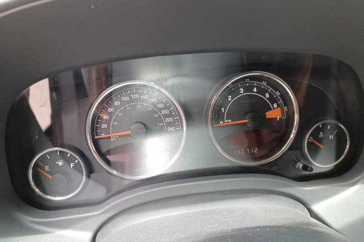 Used Jeep Compass 2013 2.4L four-wheel drive urban version Instrument Cluster