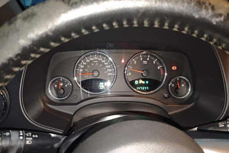 Used Jeep Compass 2013 2.0L two-wheel drive luxury version Instrument Cluster