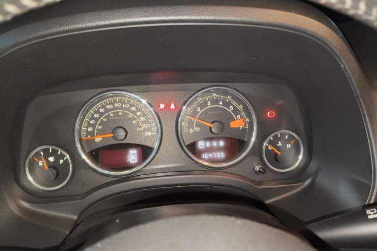 Used Jeep Compass 2013 2.4L four-wheel drive urban version Instrument Cluster