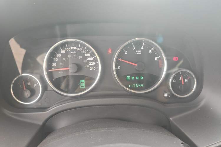 Used Jeep Compass 2013 2.4L four-wheel drive luxury version Instrument Cluster