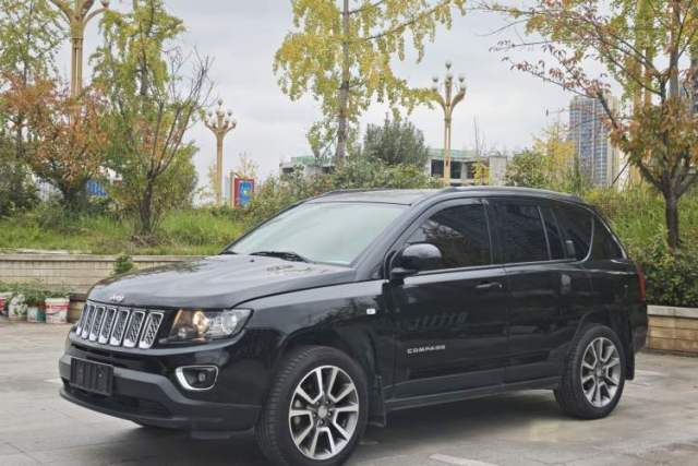 Used Jeep Compass 2013 2.4L Four-wheel Drive Black Edition with Navigation