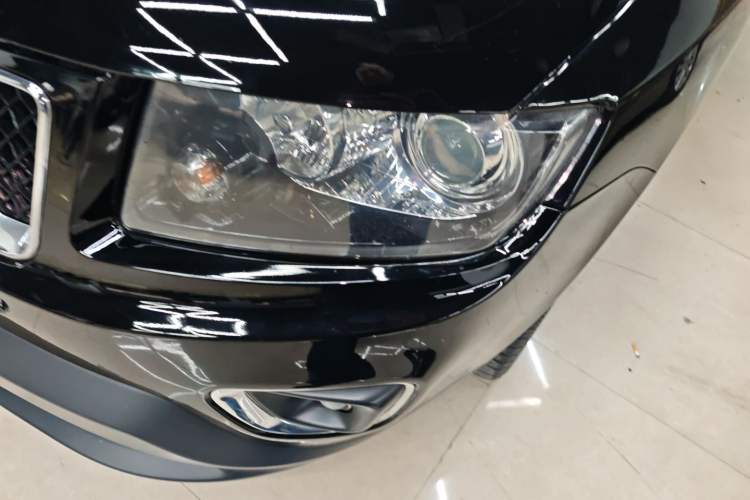 Used Jeep Compass 2013 2.4L four-wheel-drive sport version Left Front Headlight