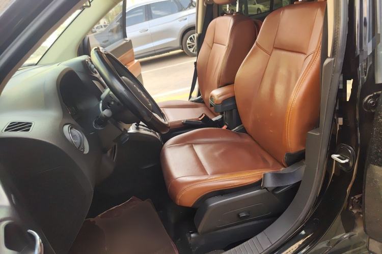 Used Jeep Compass 2013 2.4L four-wheel drive urban version Left Front Seat