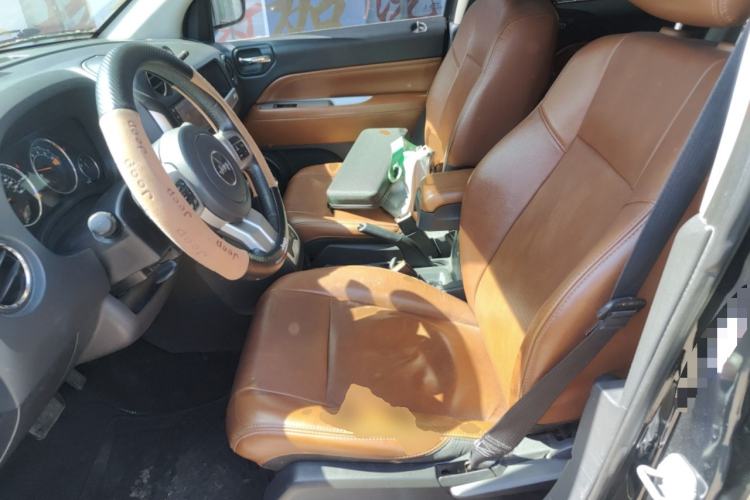 Used Jeep Compass 2013 2.4L four-wheel drive luxury version Left Front Seat