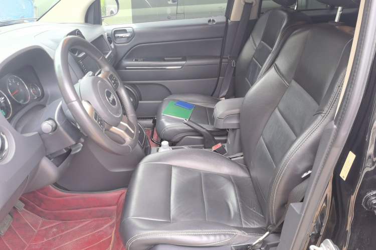 Used Jeep Compass 2013 2.4L Four-wheel Drive Black Edition with Navigation Left Front Seat