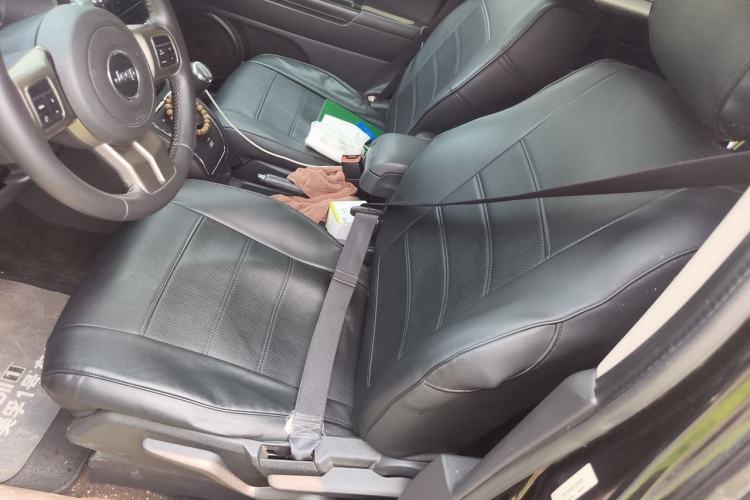 Used Jeep Compass 2013 2.4L four-wheel-drive sport version Left Front Seat