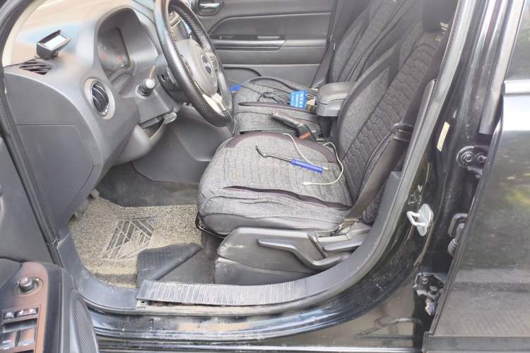 Used Jeep Compass 2013 2.4L four-wheel-drive sport version Left Front Seat