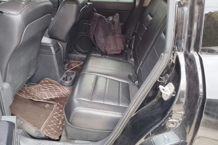 Used Jeep Compass 2013 2.4L four-wheel drive urban version Left Rear Seat