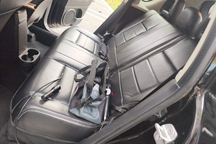 Used Jeep Compass 2013 2.0L two-wheel drive luxury version Left Rear Seat