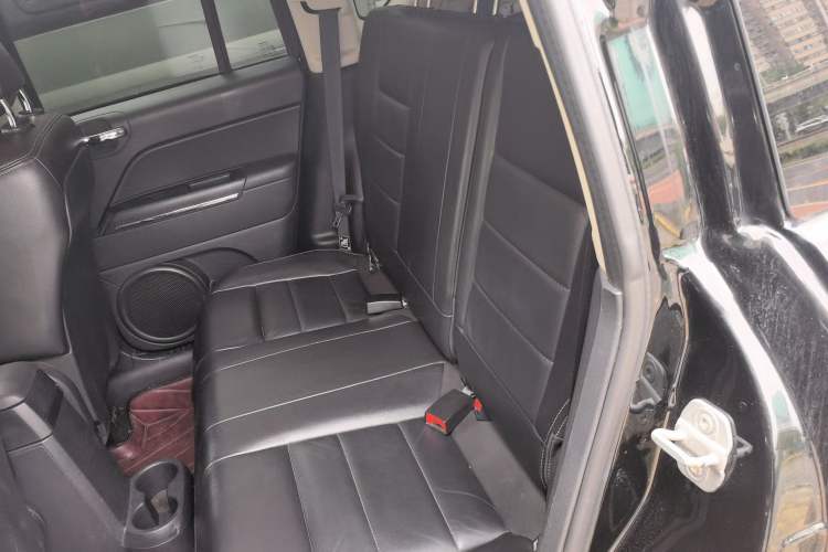 Used Jeep Compass 2013 2.4L Four-wheel Drive Black Edition with Navigation Left Rear Seat