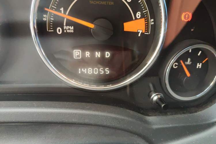 Used Jeep Compass 2013 2.4L four-wheel drive urban version Odometer Close Up